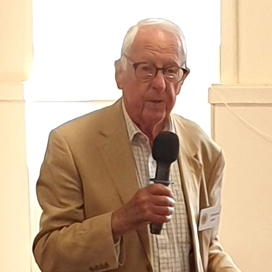 Graham Lang introduces himself.